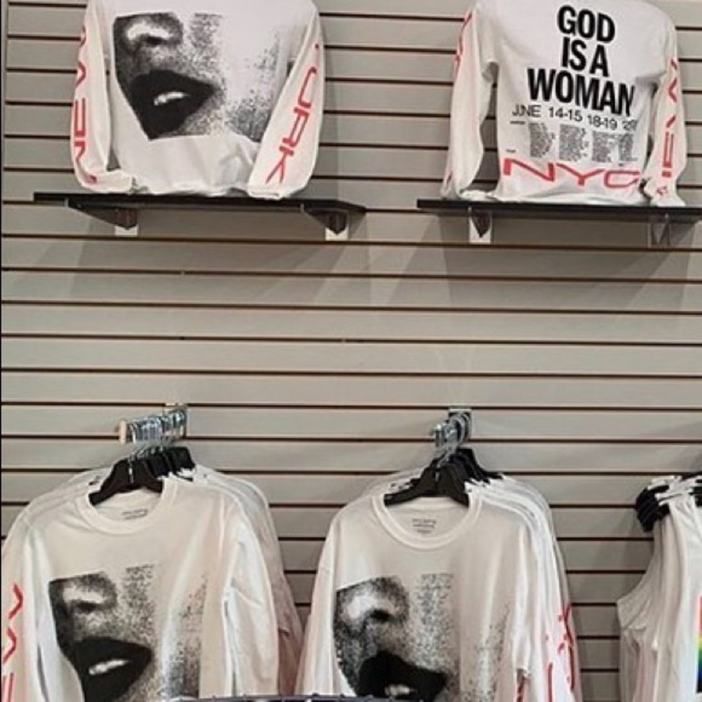 ISO Sweetener Tour EXCLUSIVE *NYC* GIAW crew shirt